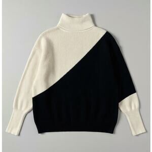 Tahari Black Ivory Colorblock Ribbed Turtleneck Sweater - Small